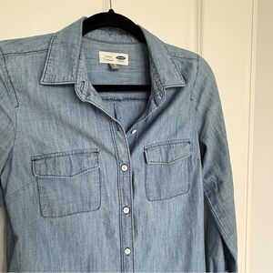 Old Navy Chambray Classic Button-down